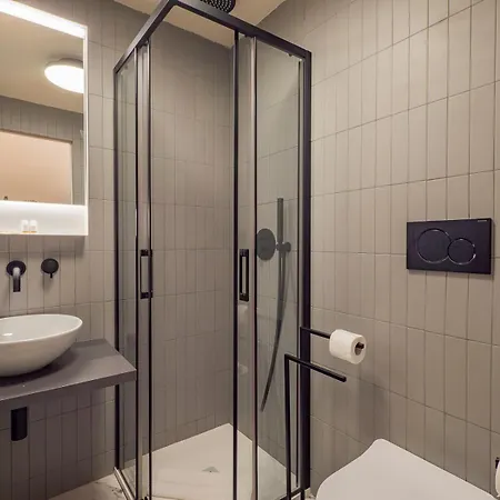 Xenia - Renovated Two-room In Sant'ambrogio Apartment