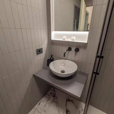 Apartment Xenia - Renovated Two-room In Sant'ambrogio *